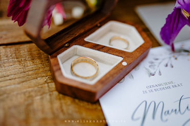 rytina na svatebním prstenu datum svatby