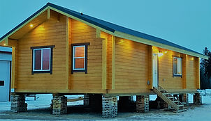 21'x43' Log CABIN 3BED 1BATH