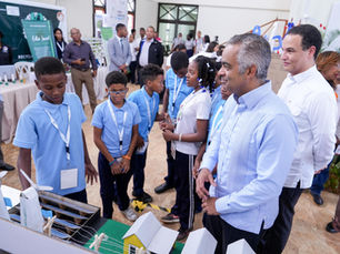 Más de mil personas acuden a tercera edición de Feria Científica 2024 en el Parque Temático de Energía Renovable
