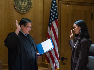 Abogada Dominicana es admitida para ejercer derecho en California