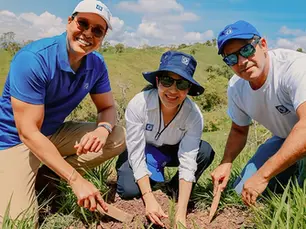 Voluntarios de Grupo Popular siembran 5,000 plantas en Plan Sierra