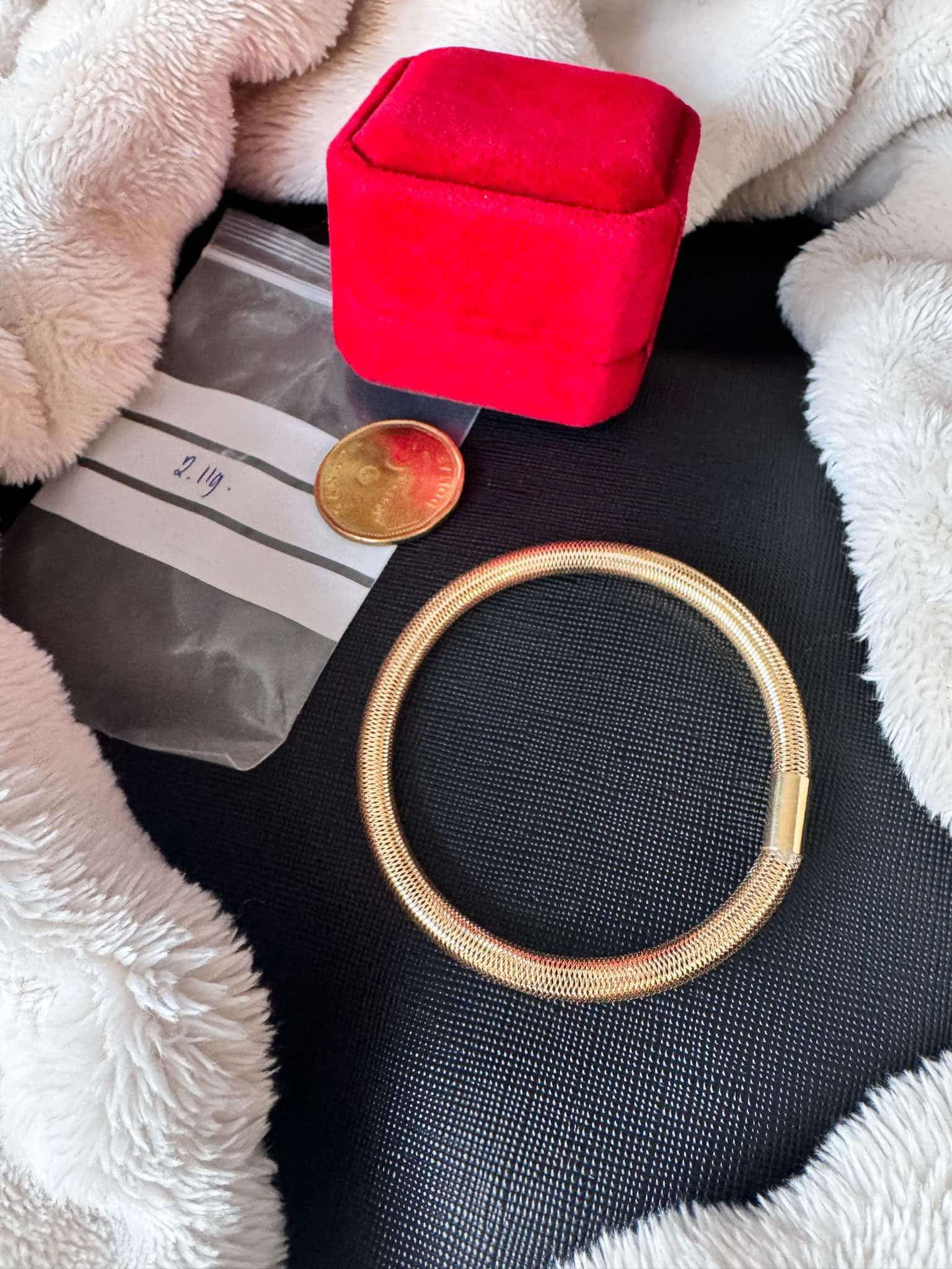 Special item bracelet