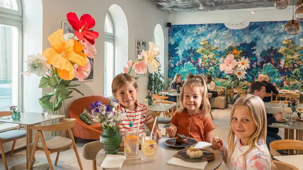 Child-friendly restaurant near City Park: Csók Bisztró