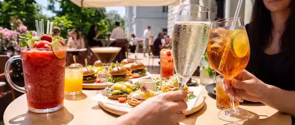 A Brunch lista nyertese, a Csók bisztró terasza