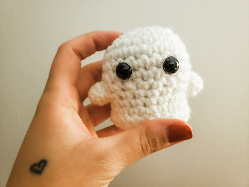 This crochet mini ghost is perfect for kids!