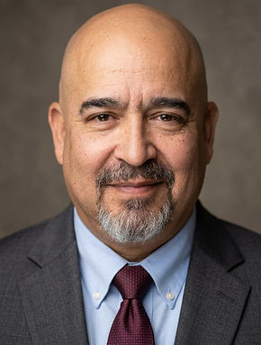 Raul Aun Headshot.jpg