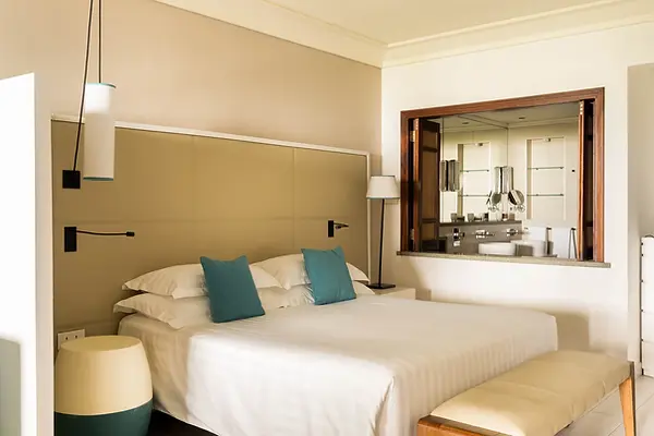 Constance-Belle_Mare_Plage-Accommodation-Junior_Suite-10.webp