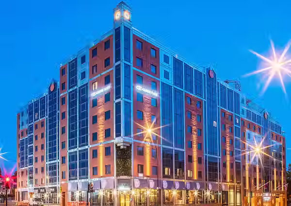 crowne-plaza-london-5055785851-2x1.avif