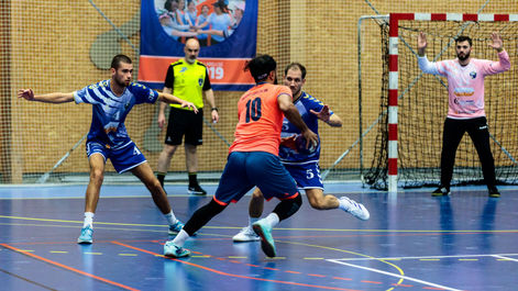 3 situations pour progresser à 5 contre 6 au handball