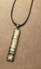 haND MAde STauNTon: Rectangle Pendant