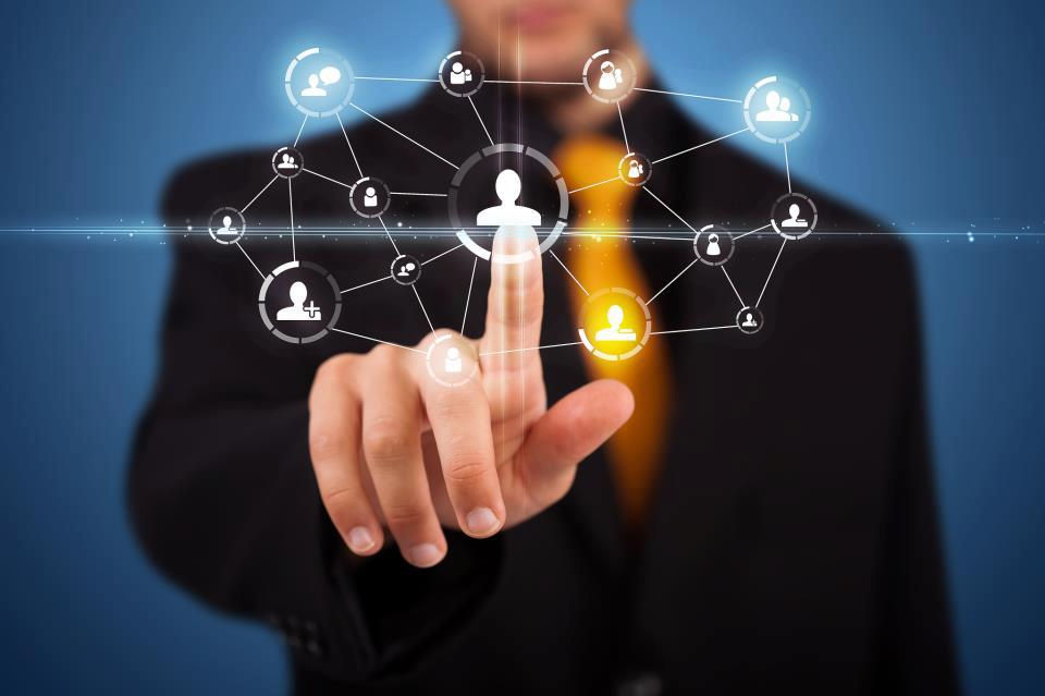 Emprego, trabalho, Recolocação profissional, recrutamento, seleção, executivos, outplacement, replacement, treinamento, gerente, técnico, mercado, capital intelectual, hunterh