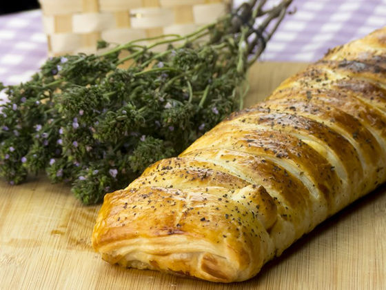 Placinta cu cascaval si sunca.