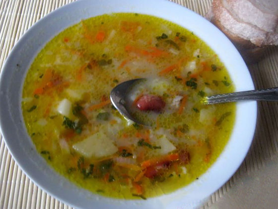 Ciorba taraneasca de fasole.