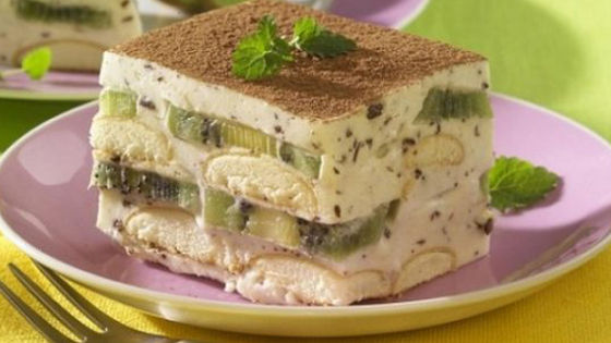 Prajitura diplomat cu kiwi fara coacere.