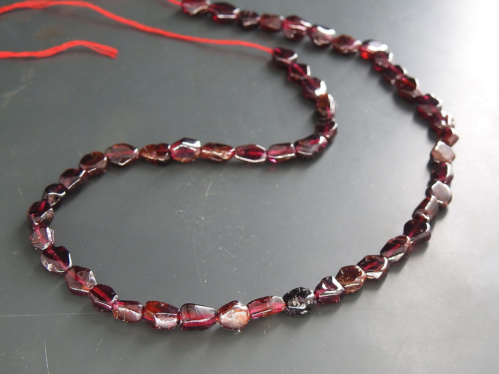 Miniature : Rhodolite Garnet Faceted Tumble Nuggets