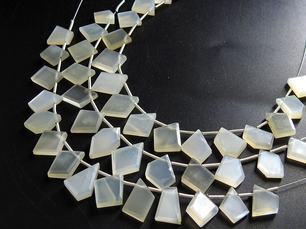 Miniature : White Faceted Fancy Slice Shape Briolette