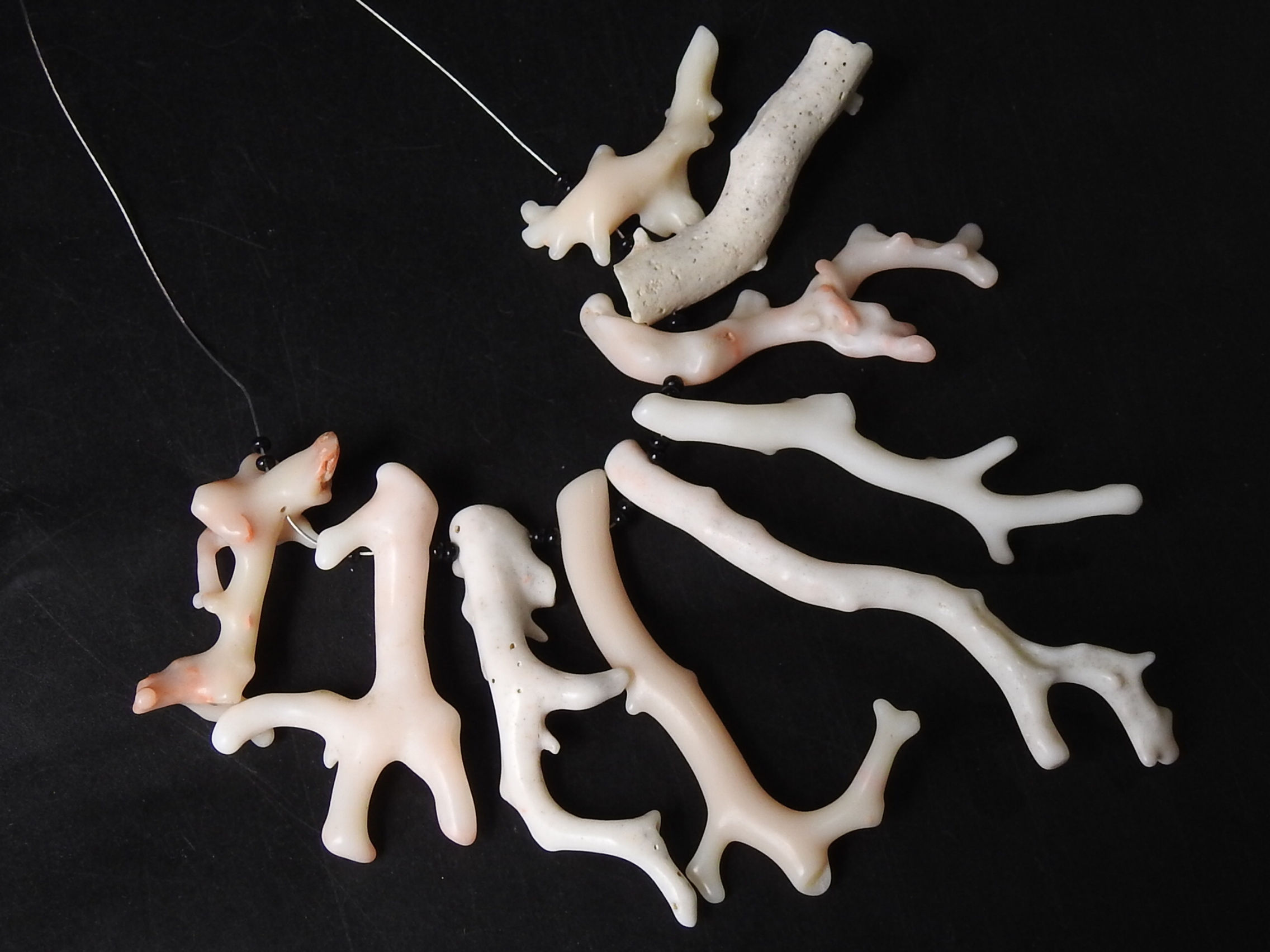 White Coral Natural Polished Rough Stick/9Piece 21To65MM Long/BK-W8