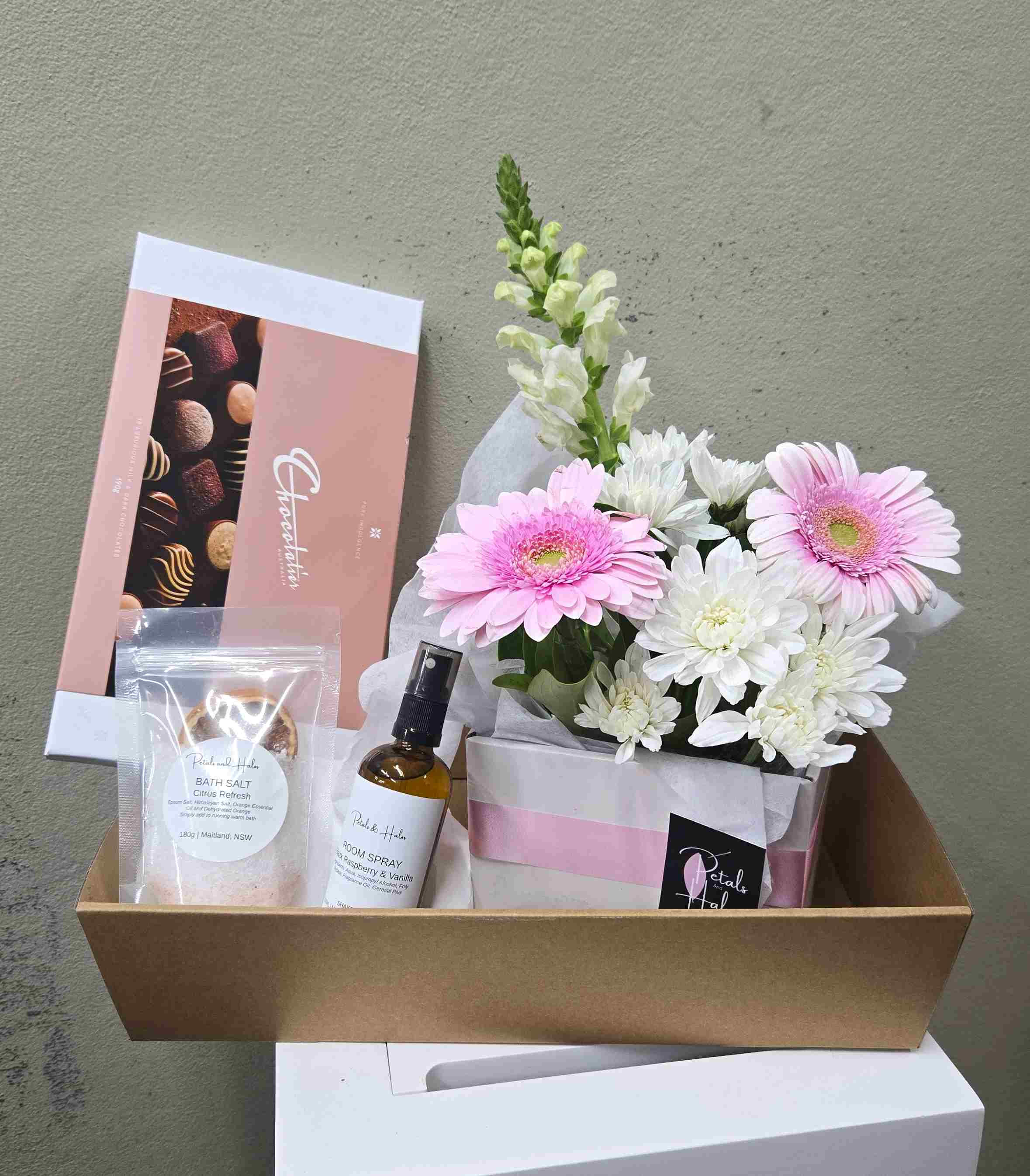 flowers chocolate delivery