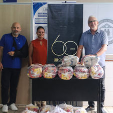 CDL FAZ DOAÇÃO DE CESTAS BÁSICAS AO ASILO