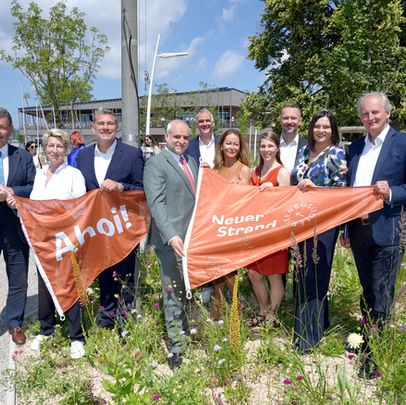 Die Segel sind gehisst: Neuer Strand Neusiedler See feiert Neueröffnung