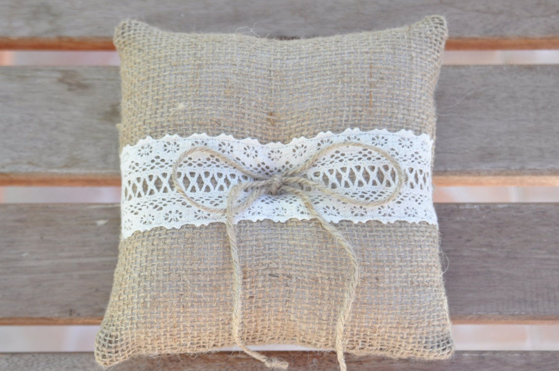 Burlap ring pillow Burlap Ring Bearer Pillow with Ivory Cotton trim Ring cushion