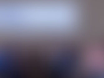 pessoas participantes da rodada paradas em pose de foto com o logo do visite ao ao fundo