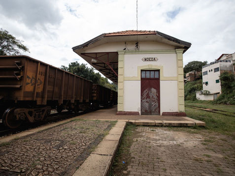 Vizinha Moeda celebra 71 anos com entrega de estação restaurada e nova área cultural para a região