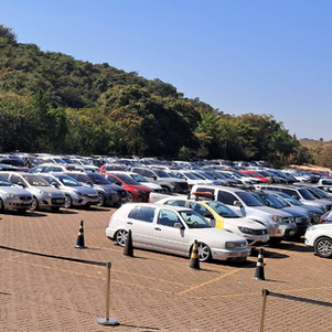 Após "cobrança", Inhotim mantém estacionamento gratuito para moradores de Brumadinho a partir do dia 21