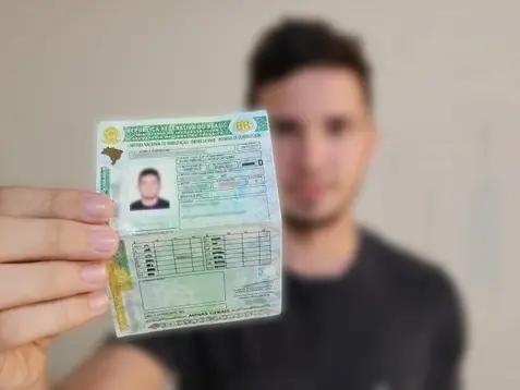 Entidades médicas criticam renovação automática da CNH sem exame de aptidão física e mental