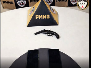 Homem foge ao ver viatura e deixa para trás garrucha escondida em veículo na zona rural de Brumadinho