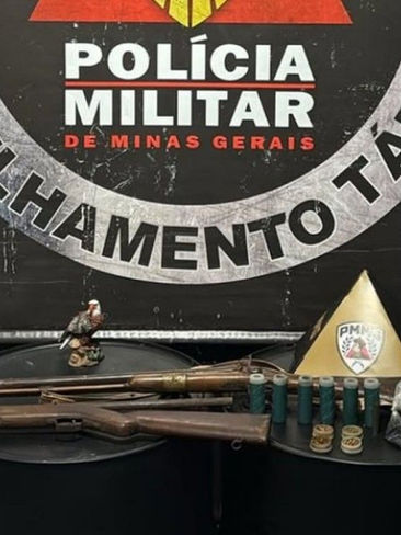 PM apreende arsenal em imóvel de Brumadinho e prende jovem de 19 anos após denúncia de disparos