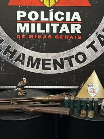 PM apreende arsenal em imóvel de Brumadinho e prende jovem de 19 anos após denúncia de disparos