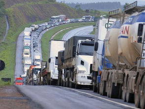 Governo de Minas anuncia subsídio de R$0,60 por litro de diesel para conter alta do combustível