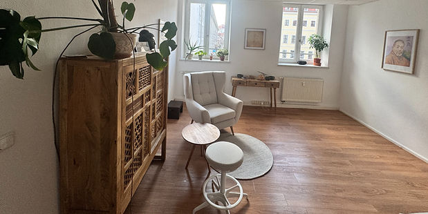 Therapy room in Dresden, Schloßstraße 5, for systemic therapy and inner child work