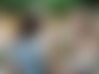 des personnes heureuses de se recontrer