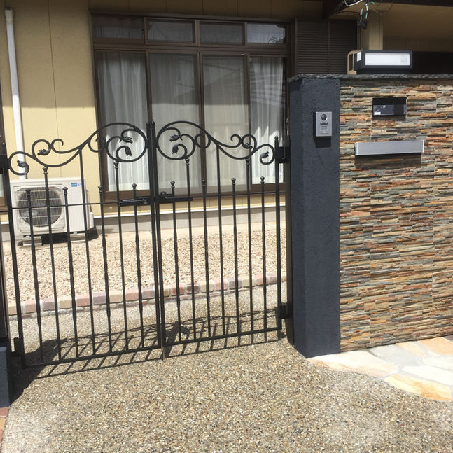 鋳物門扉_edited.jpg