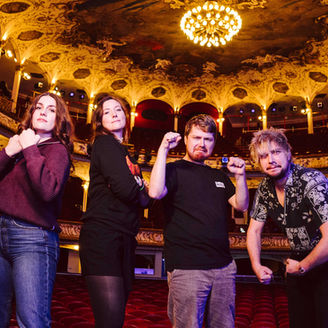 Draußen friert's, doch die Stimmbänder brennen: Kampf der Künste im Dezember!