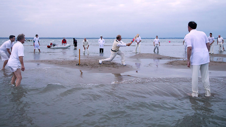 “Why CEOs devote so much time to their hobbies”, Harvard Business Review