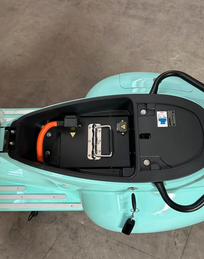 Miniaturbild: AMALFI DREEMS Elektro Roller 75 km/h