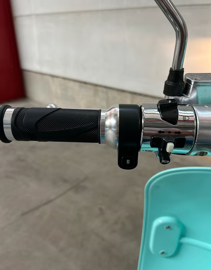 Miniaturbild: AMALFI DREEMS Elektro Roller 75 km/h