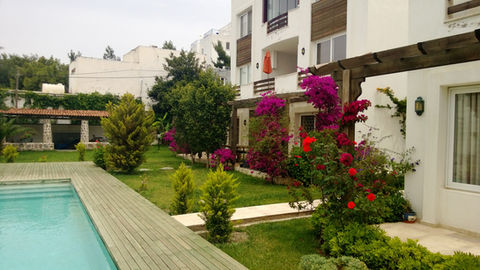 12 Adet Daire, Gümbet ve Havuz 1500m2