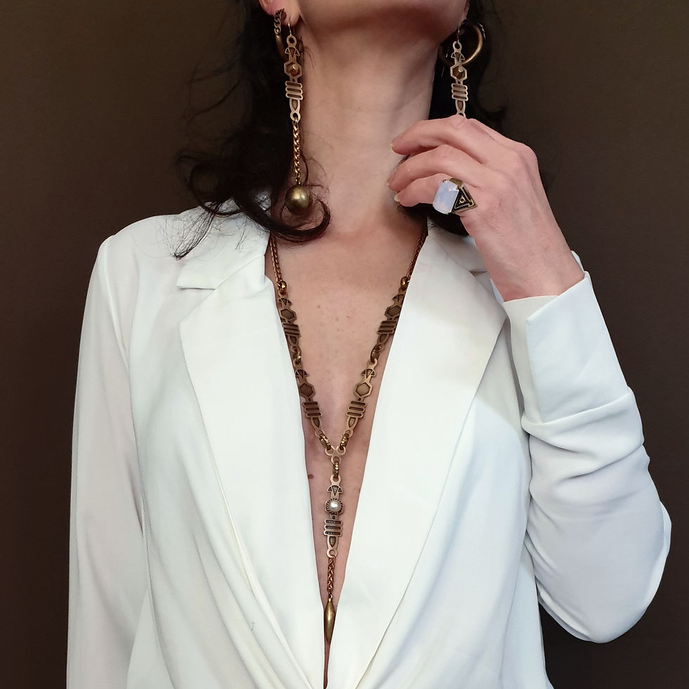 Thumbnail: Nadya long Gold Necklace