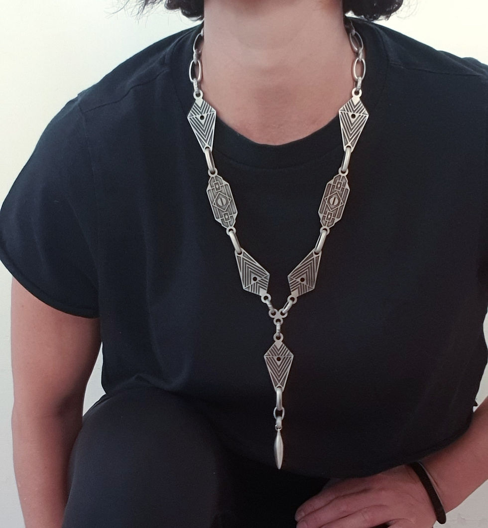 Thumbnail:  Aziza - long silver Necklace