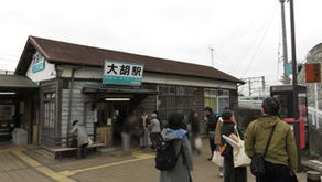 上毛電鉄で「滝沢達史×アリスの広場」の作品が見られます！