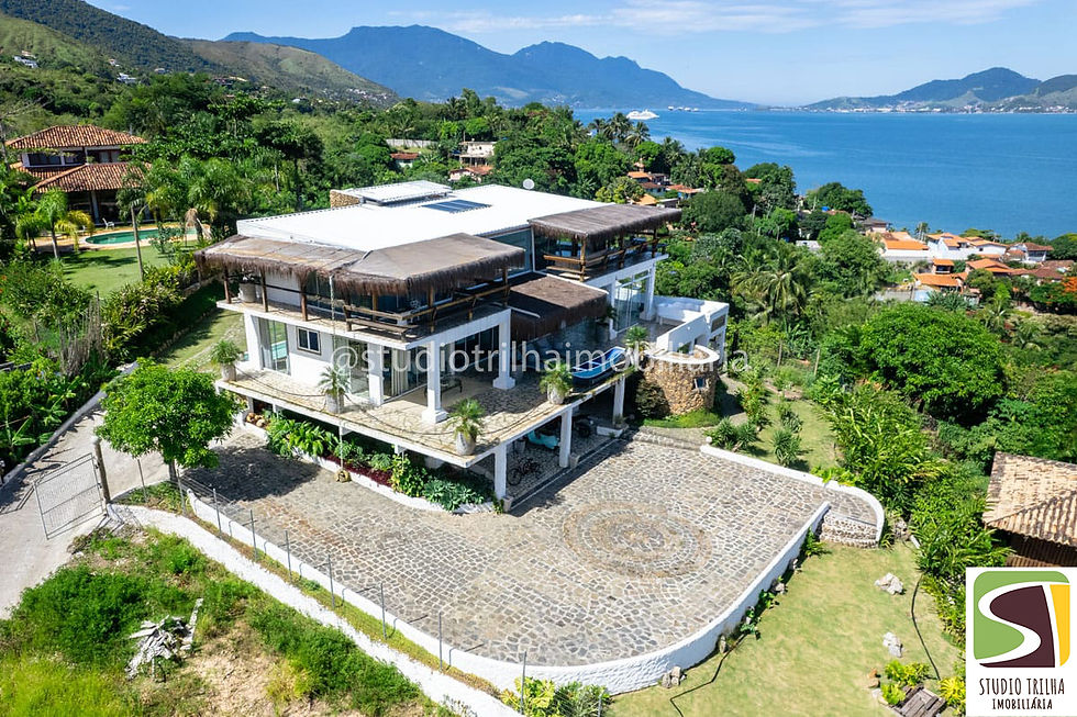 Mansão à Venda em Ilhabela