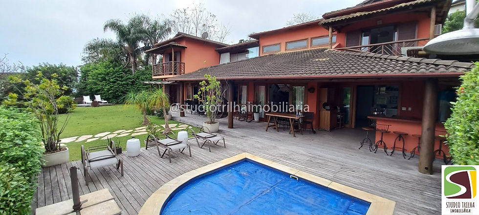 Casa à Venda no Condomínio Yacamim em Ilhabela