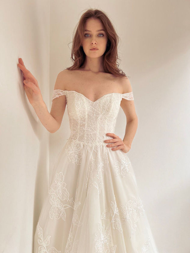 off shoulder sweet heart neck line floral dress