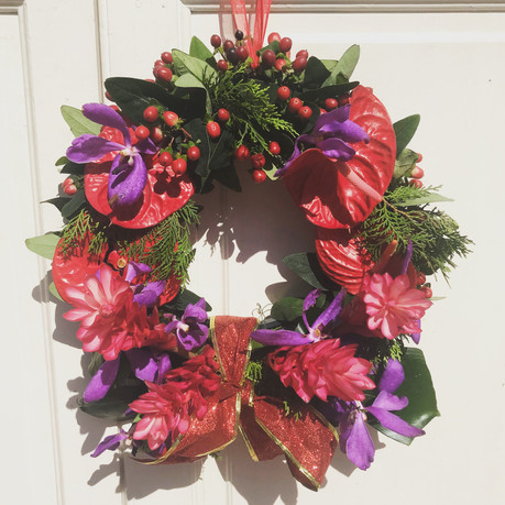 TROPICAL CHRISTMAS WREATH