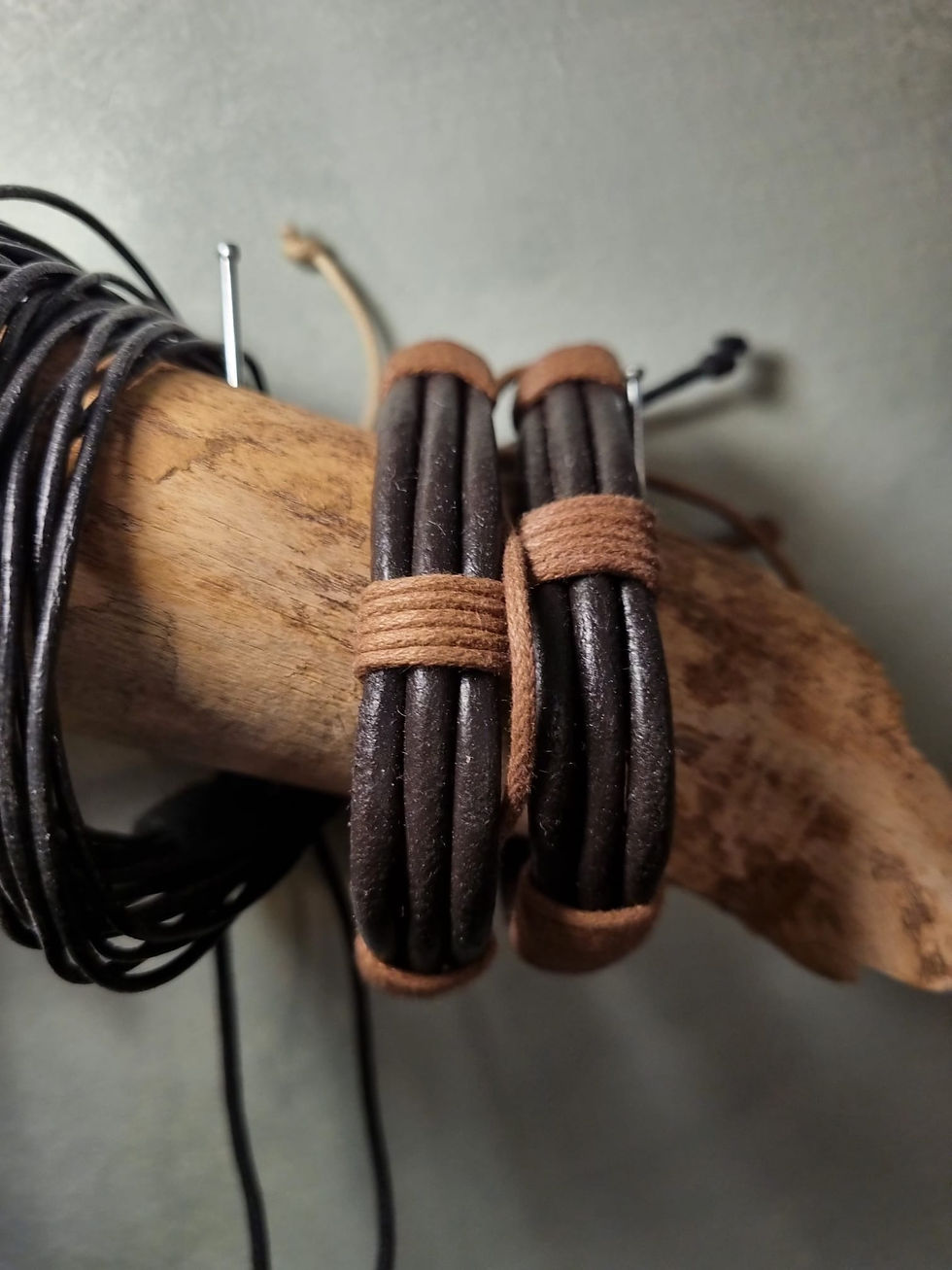 Miniatura: Pulseras de cuero