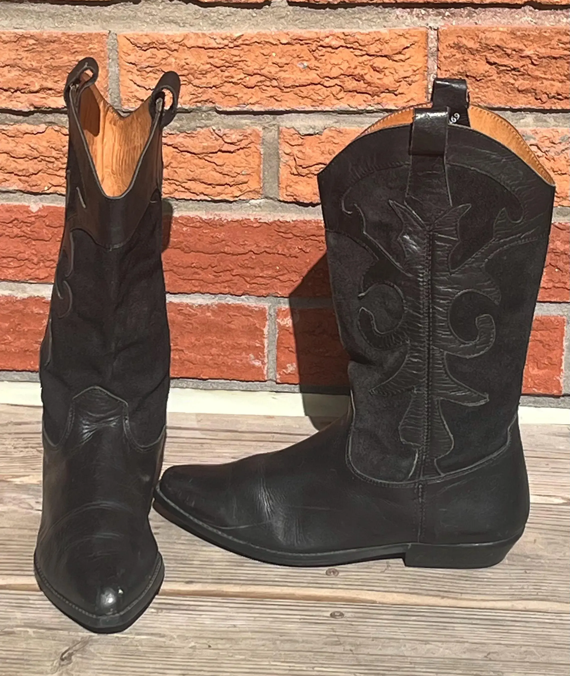 Vintage Women's Suede and Leather Black Western Cowboy Boots Size 6 B